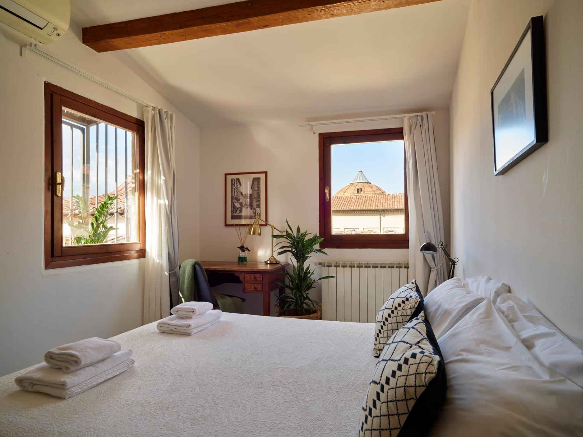Apartment Great Apts Few Steps To The Duomo Florence